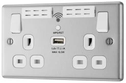 GoodHome Brushed Steel 13A Raised Rounded Switched Double WiFi Extender Socket With USB