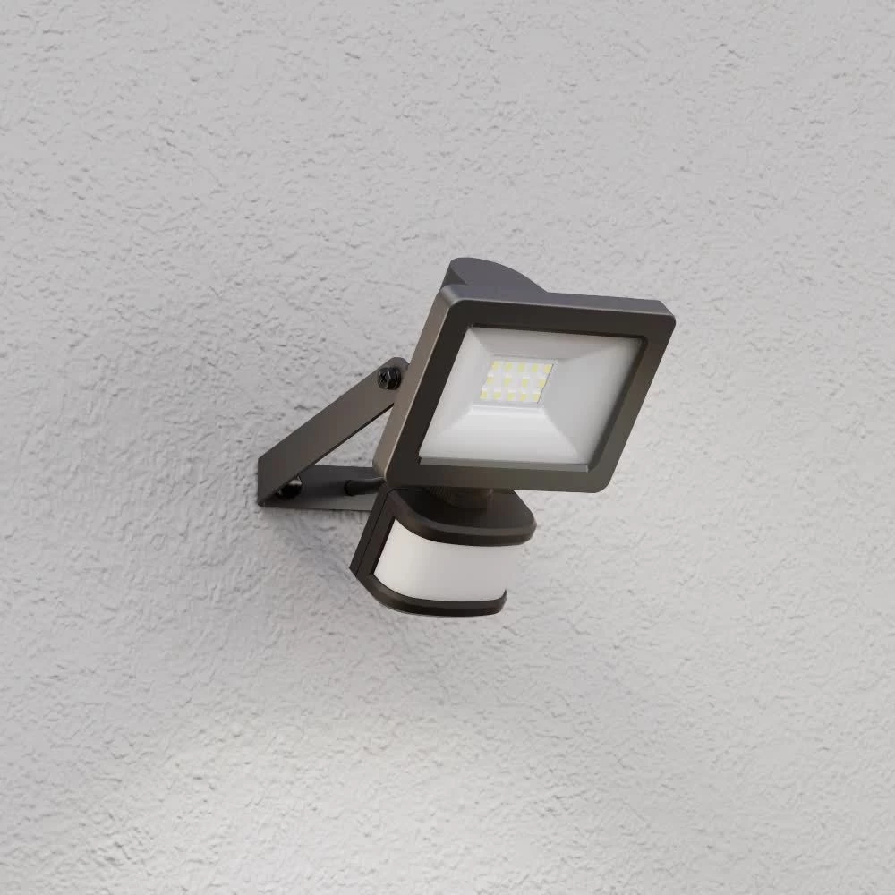 GoodHome Lucan AFD1017-IB Black Mains-powered Cool White Outdoor LED PIR Floodlight 1000lm 4 GoodHome Lucan AFD1017-IB Black Mains-powered Cool White Outdoor LED PIR Floodlight 1000lm - Image 2