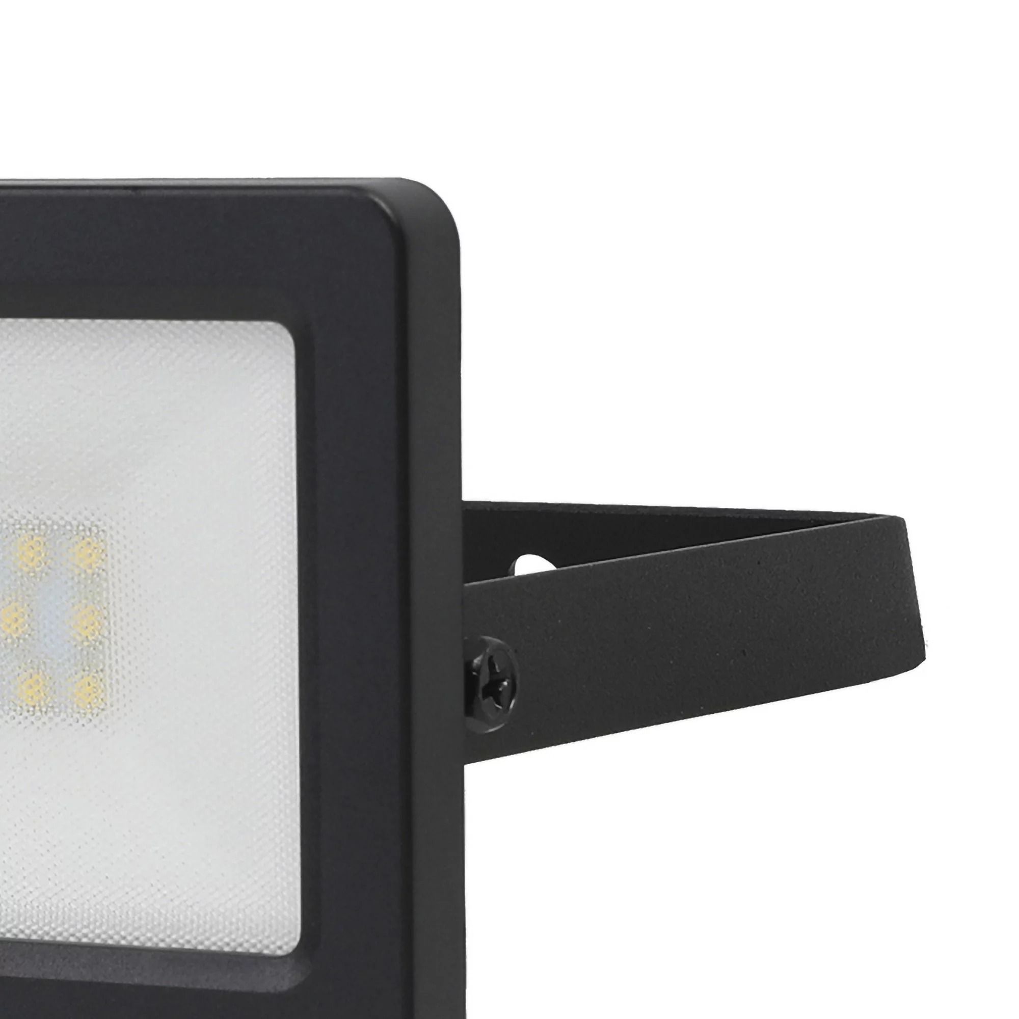 GoodHome Lucan AFD1017-IB Black Mains-powered Cool White Outdoor LED PIR Floodlight 1000lm 6 GoodHome Lucan AFD1017-IB Black Mains-powered Cool White Outdoor LED PIR Floodlight 1000lm - Image 4