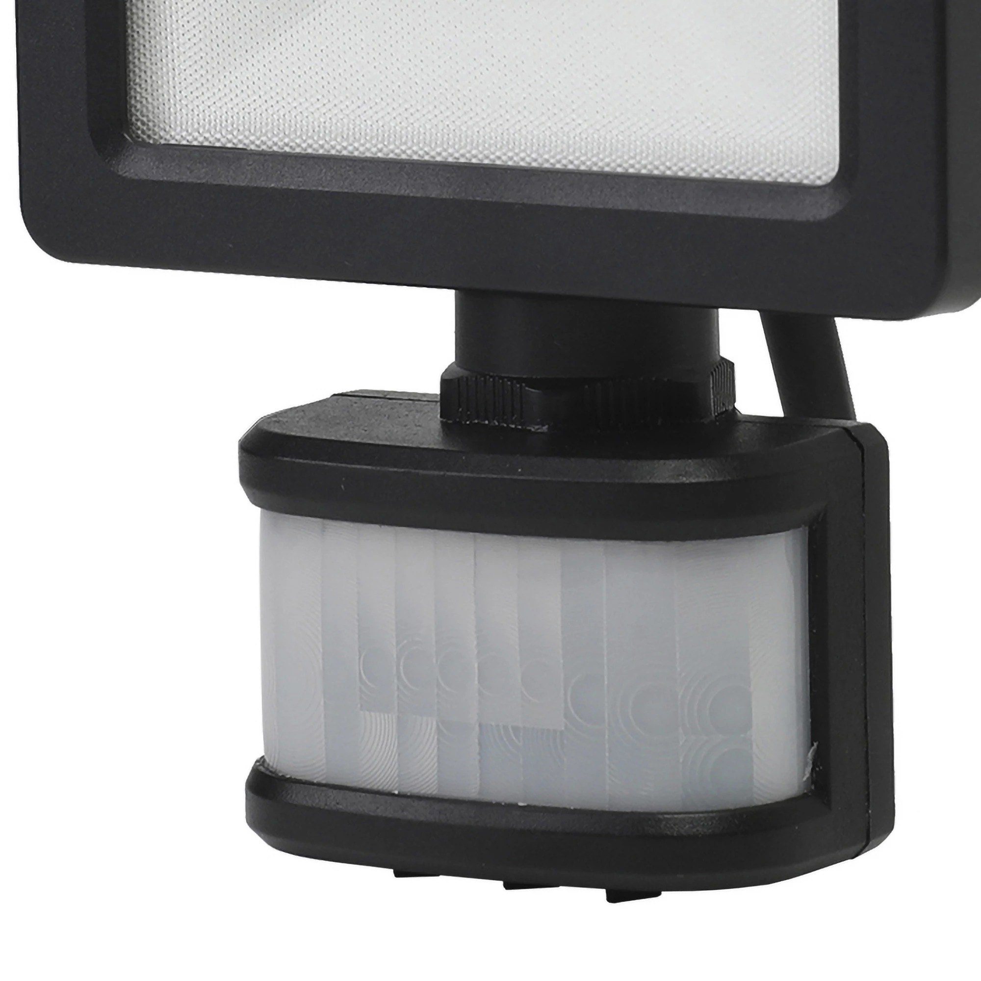 GoodHome Lucan AFD1017-IB Black Mains-powered Cool White Outdoor LED PIR Floodlight 1000lm 7 GoodHome Lucan AFD1017-IB Black Mains-powered Cool White Outdoor LED PIR Floodlight 1000lm - Image 5