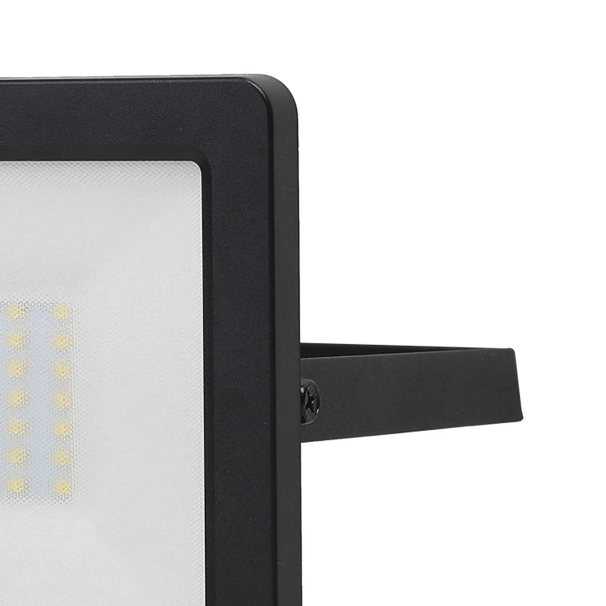 GoodHome Lucan AFD1019-NB Black Mains-powered Cool White LED Without Sensor Floodlight 3000lm 6 GoodHome Lucan AFD1019-NB Black Mains-powered Cool White LED Without Sensor Floodlight 3000lm - Image 4