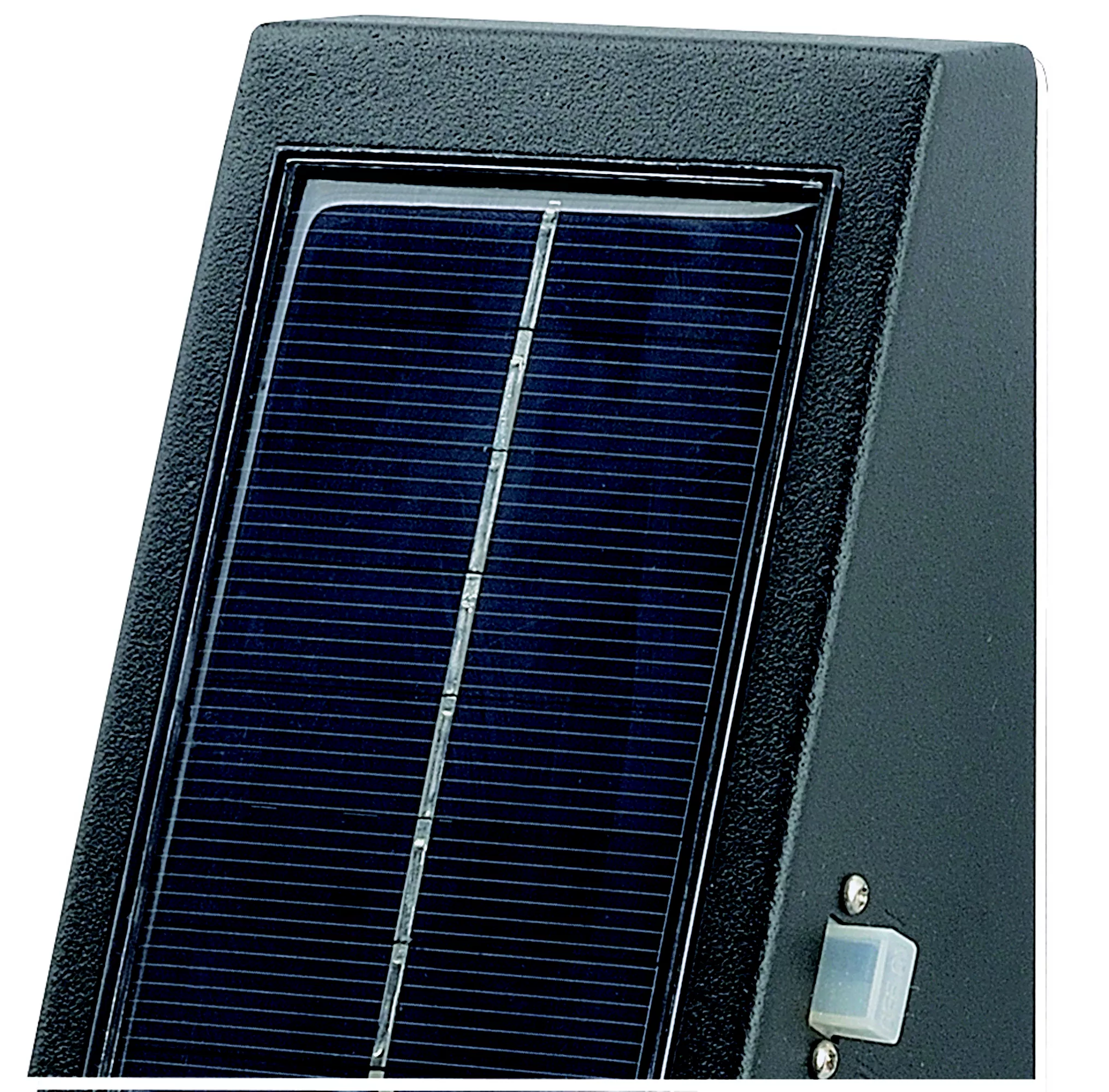 GoodHome Plevna Matt Black Solar-powered Ice White LED Deck Light 7 GoodHome Plevna Matt Black Solar-powered Ice White LED Deck Light - Image 5