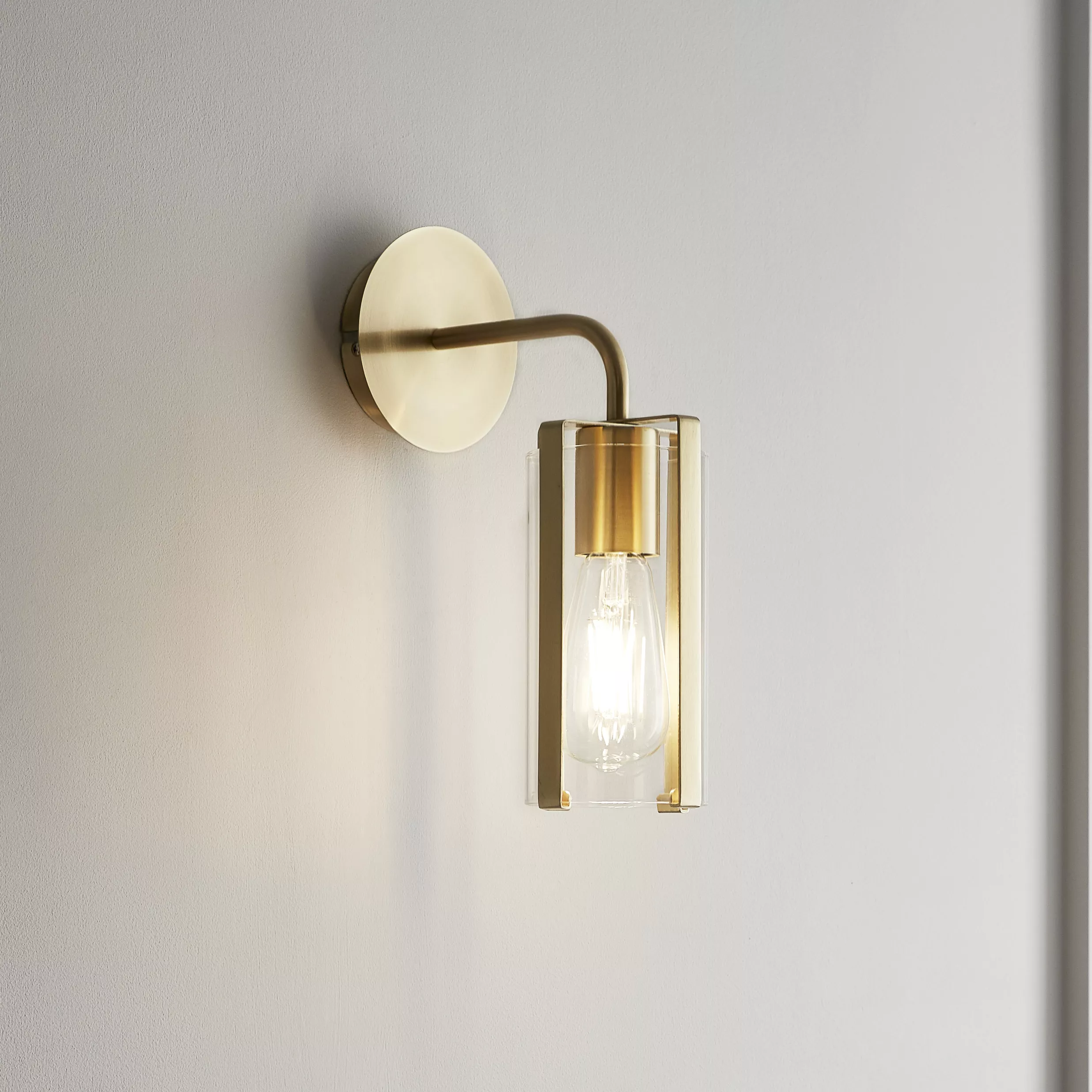 GoodHome Saiphi Gold Effect Wall Light 3 GoodHome Saiphi Gold Effect Wall Light