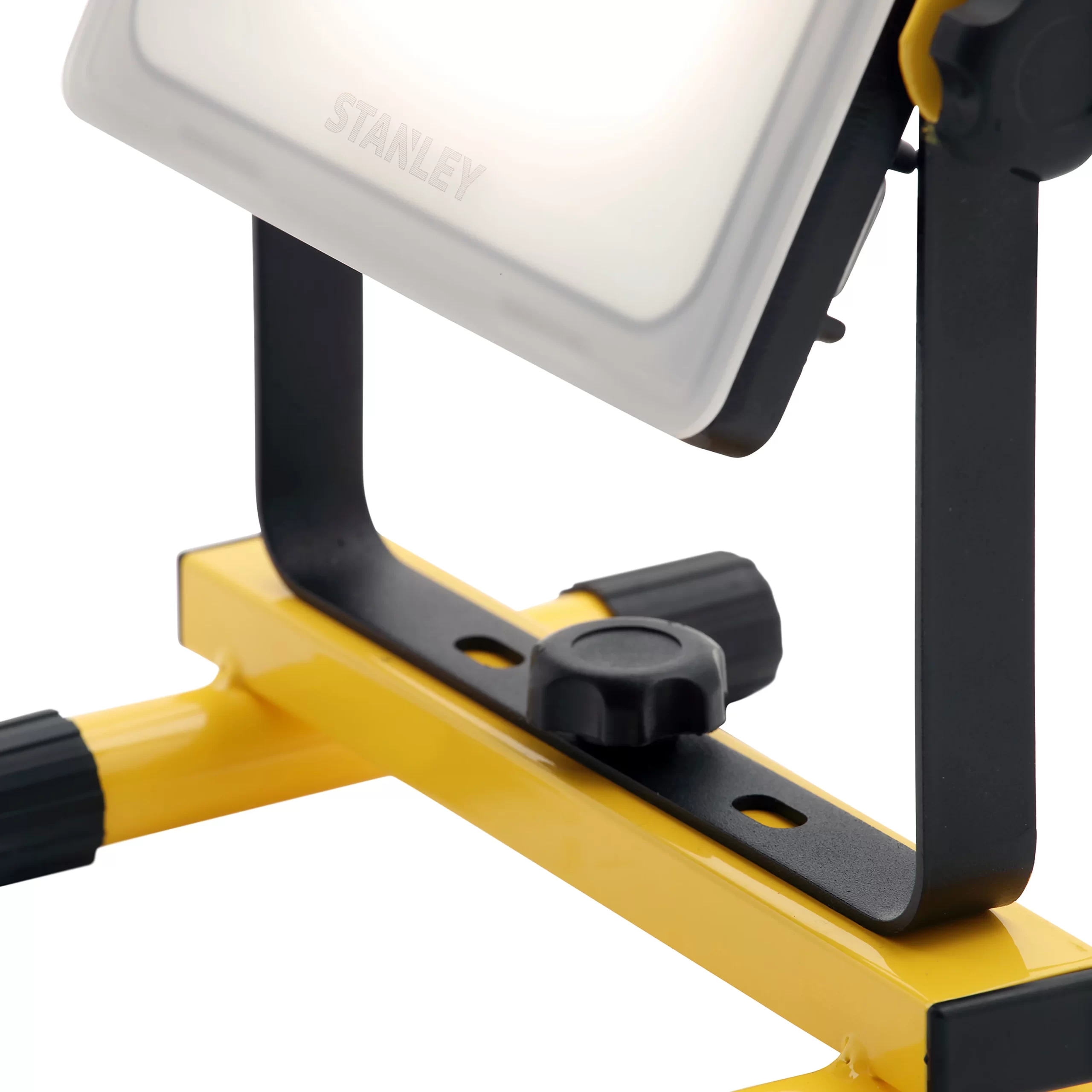 Stanley 30W 2100lm Corded Integrated LED Portable Work Light 4 Stanley 30W 2100lm Corded Integrated LED Portable Work Light - Image 2