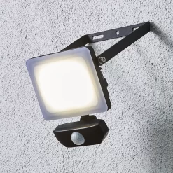 Stanley Black / Frosted Opal Mains-powered Cool Daylight LED PIR Slimline Floodlight 1800lm -Professional Electrical Lighting Store stanley black frosted opal mains powered cool daylight led pir slimline floodlight 1800lm5020024902956 01i bq