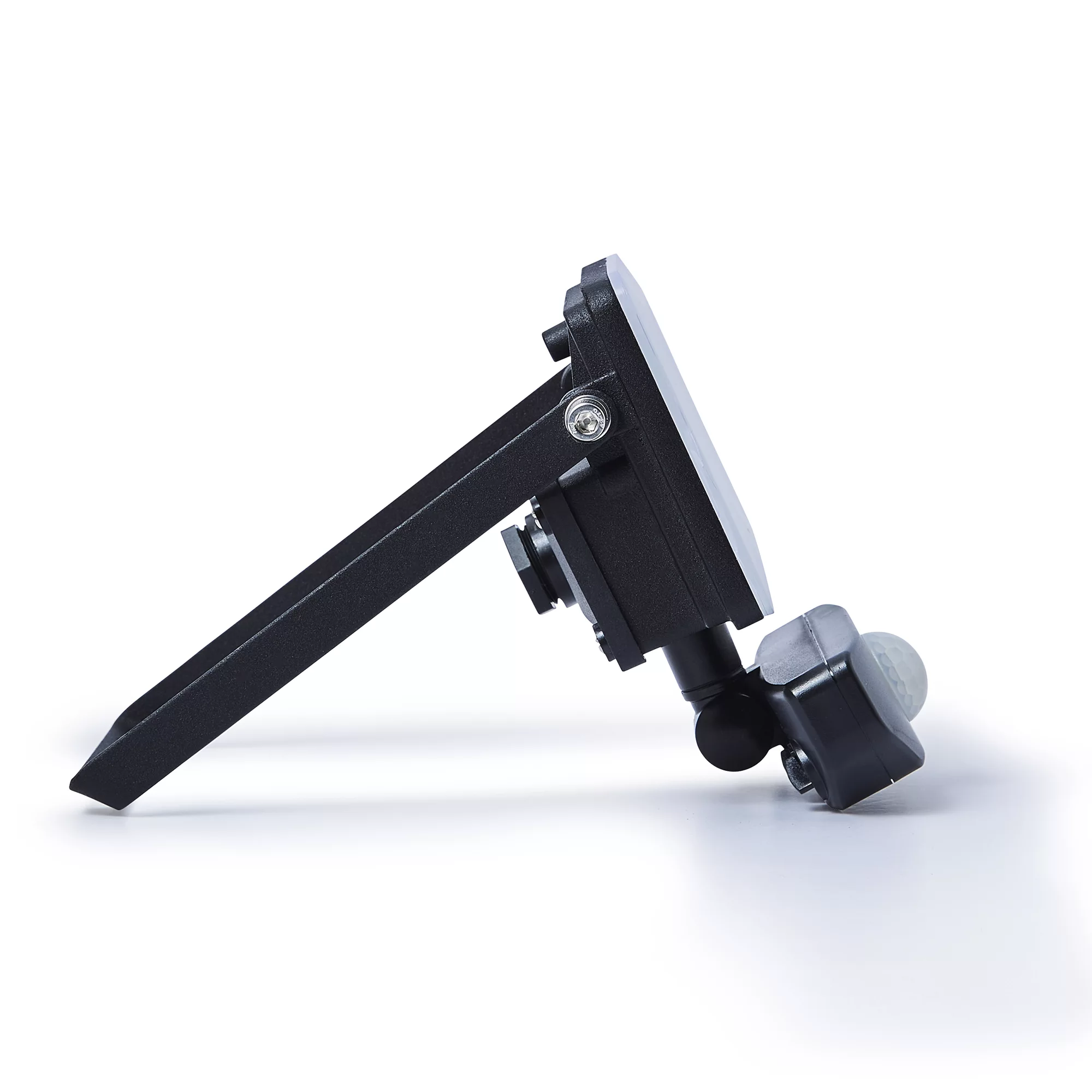 Stanley Black / Frosted Opal Mains-powered Cool Daylight LED PIR Slimline Floodlight 900lm 5 Stanley Black / Frosted Opal Mains-powered Cool Daylight LED PIR Slimline Floodlight 900lm - Image 3