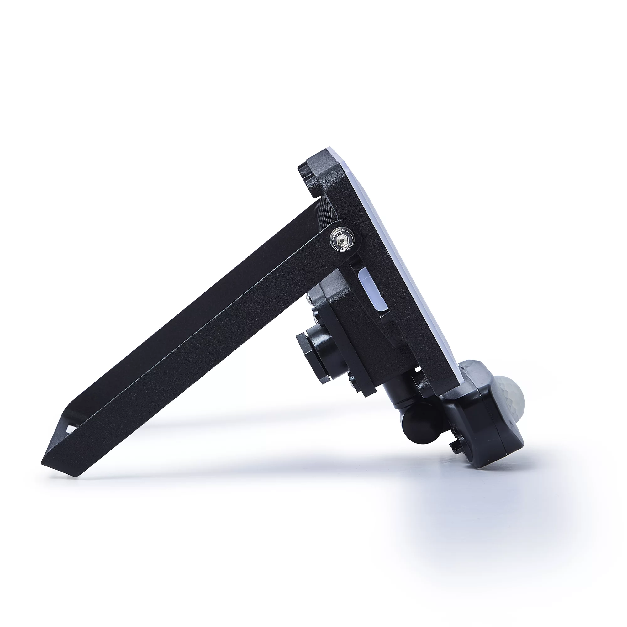 Stanley IK10 Black Mains-powered Cool Daylight LED PIR Slimline Floodlight 3300lm 5 Stanley IK10 Black Mains-powered Cool Daylight LED PIR Slimline Floodlight 3300lm - Image 3