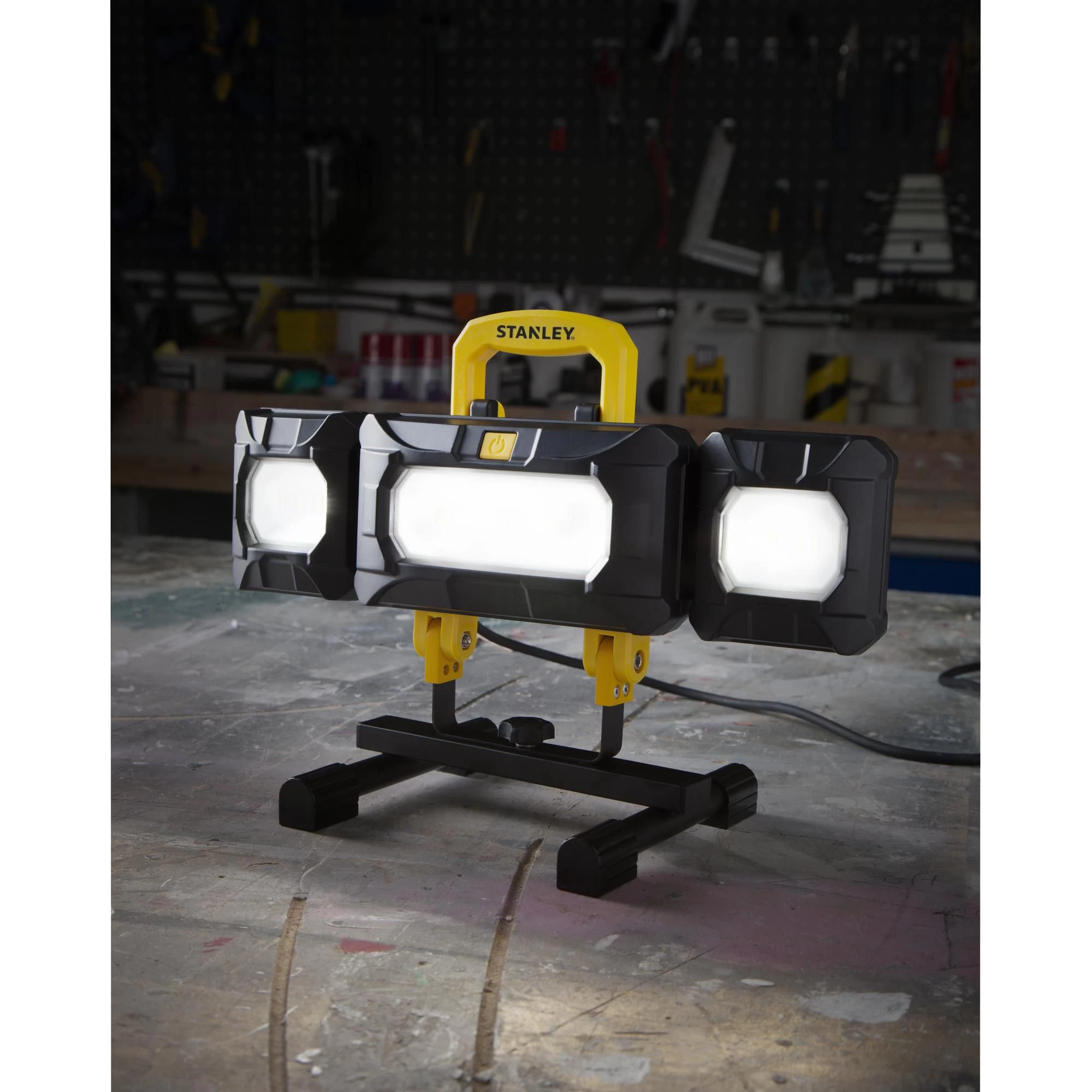 Stanley Multi Directional 50W 4500lm Corded Integrated LED Work Light 9 Stanley Multi Directional 50W 4500lm Corded Integrated LED Work Light - Image 7