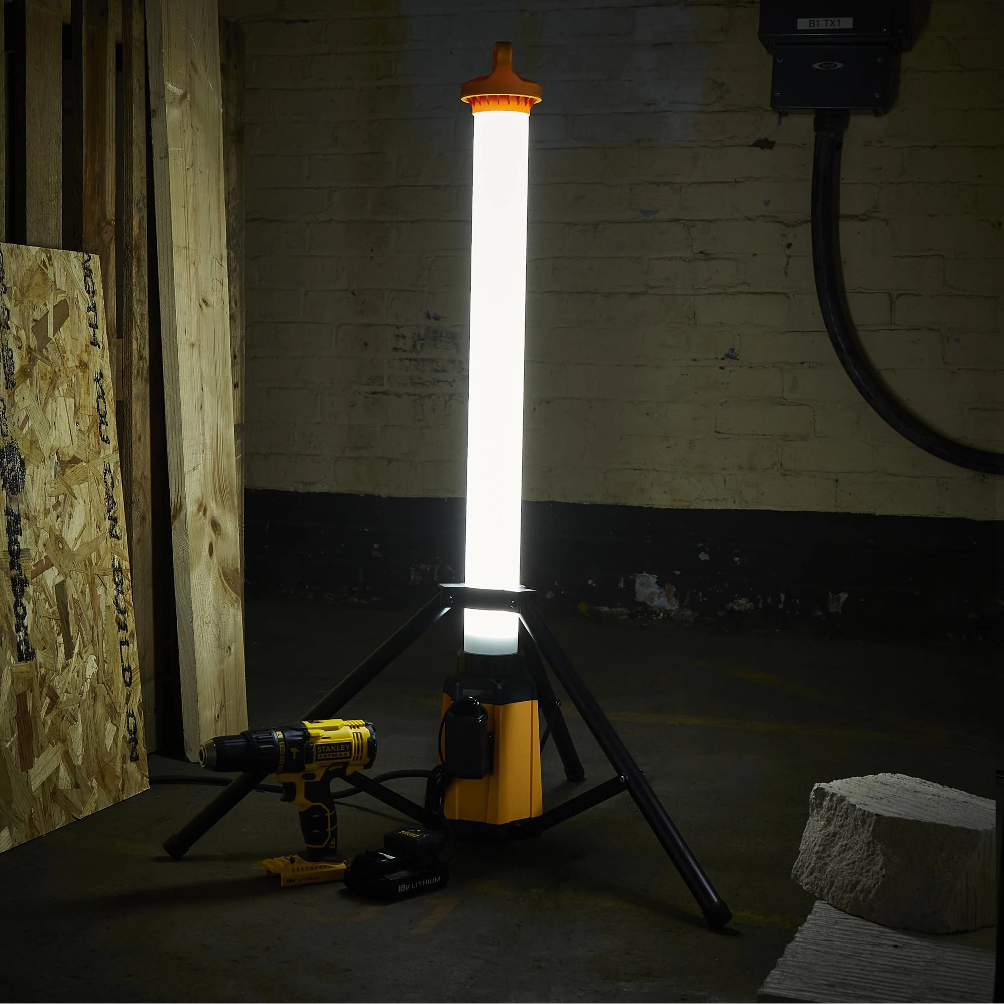 Stanley Plasterers 50W 4000lm Corded Integrated LED Work Light 7 Stanley Plasterers 50W 4000lm Corded Integrated LED Work Light - Image 5