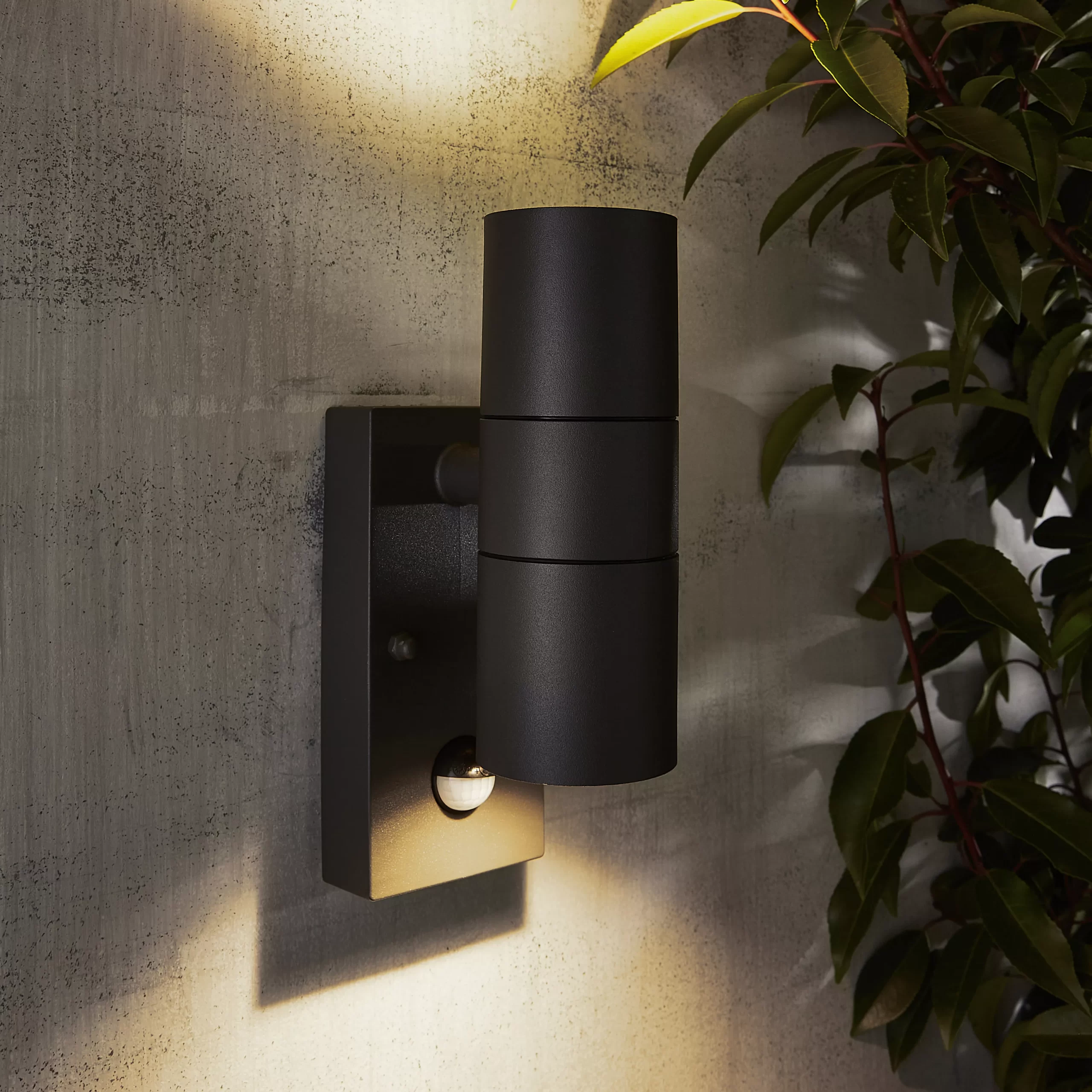 Zinc Odin Fixed Matt Black Mains-powered LED Outdoor ON/OFF With PIR Wall Light (Dia)6cm 3 Zinc Odin Fixed Matt Black Mains-powered LED Outdoor ON/OFF With PIR Wall Light (Dia)6cm
